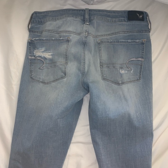 Ripped American Eagle light wash jeans - Picture 5 of 5